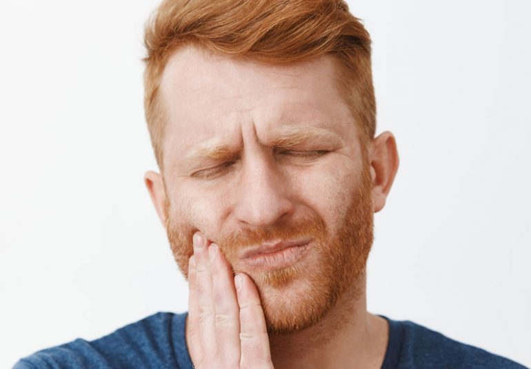 what causes jaw clenching